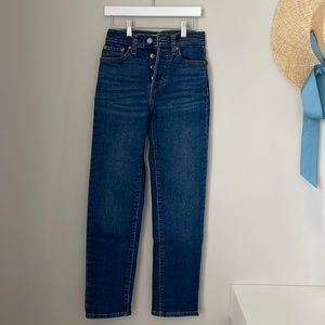 Levi wedgie straight